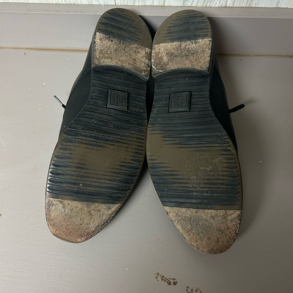 Frye oxfords. Size 9. Soles in good shape, leather taken care of. - Picture 4 of 4